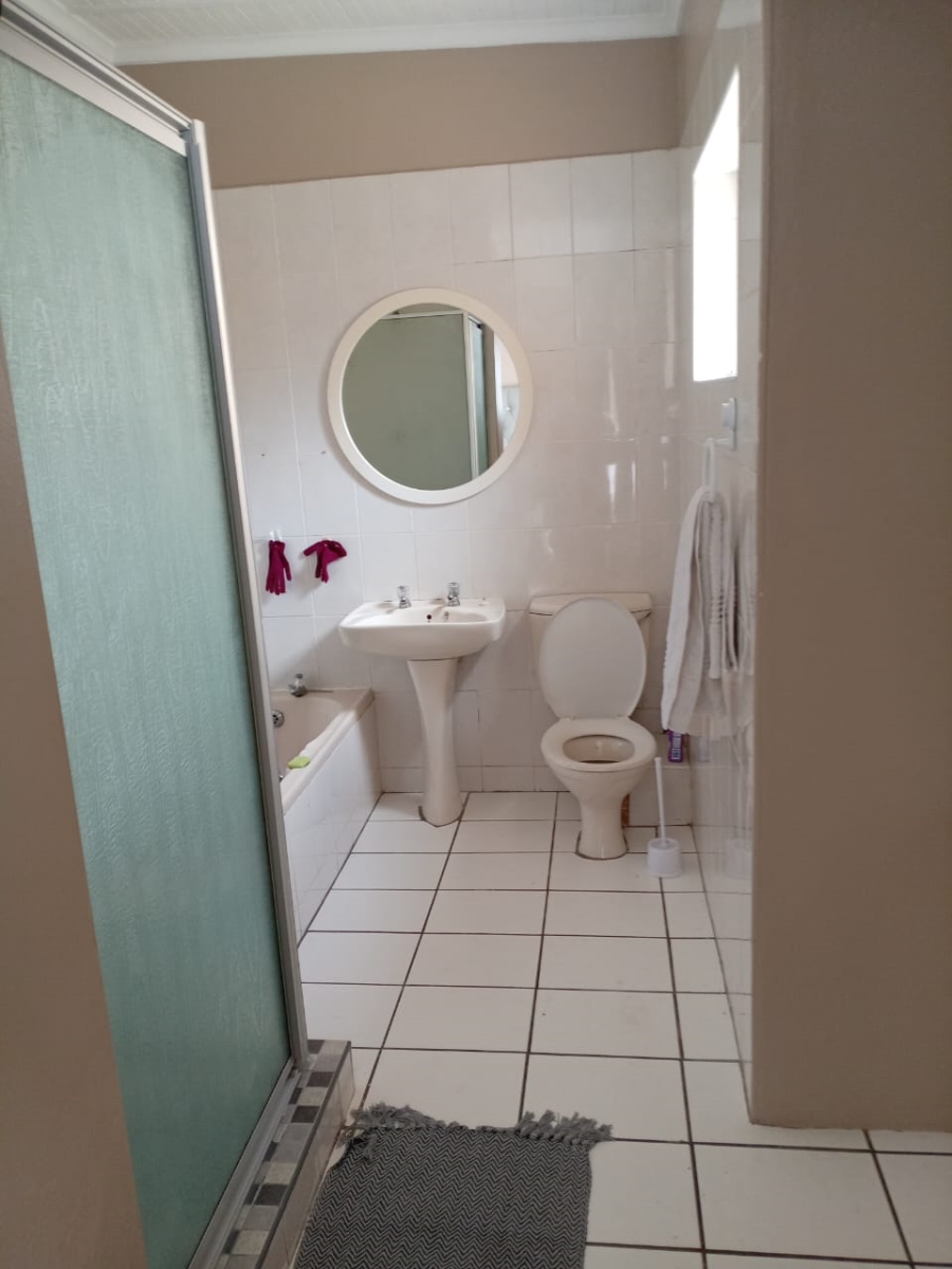 3 Bedroom Property for Sale in Wavecrest Eastern Cape